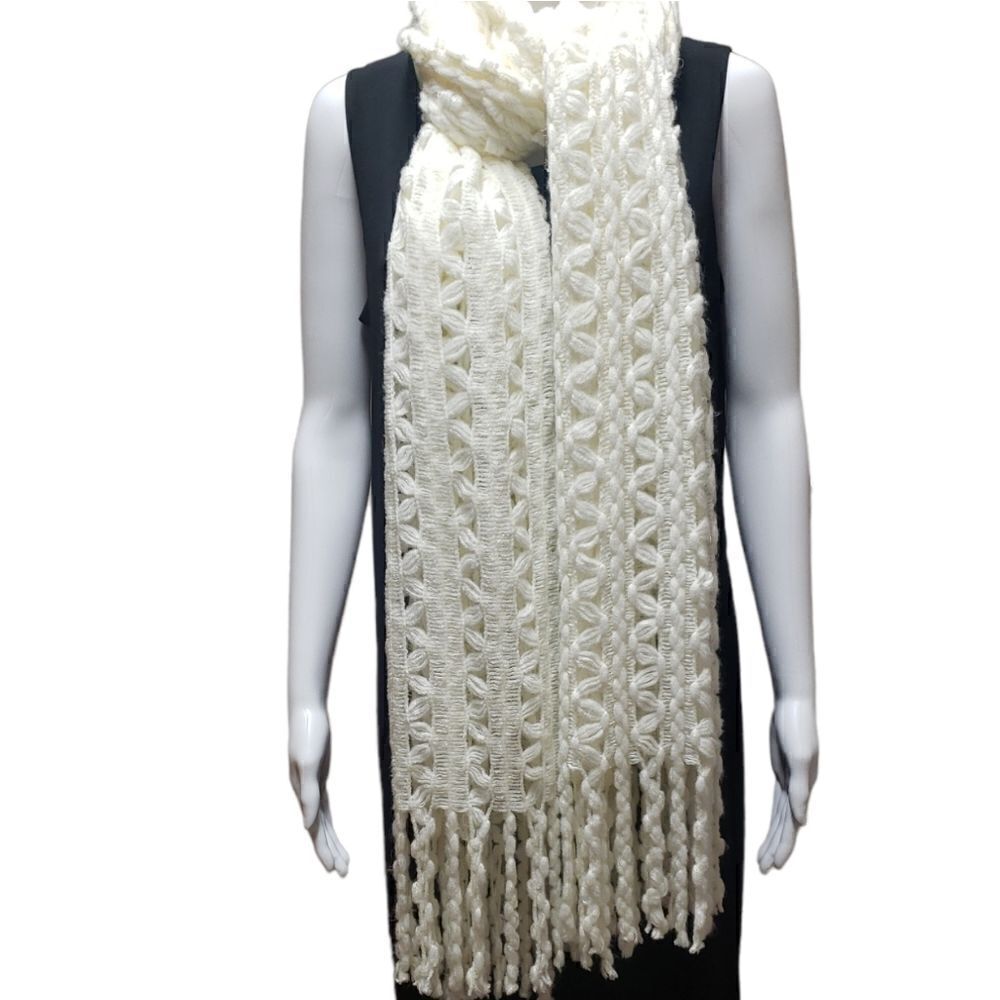🌹NEW WITH TAG OFF WHITE SCARF